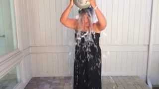 Ashley Gold Takes the #ALSIceBucketChallenge!