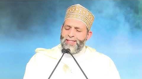 الشيخ حسن صالح يبهر الجماهير بتلاوة خيالة لسورة الشرح بأربع قراءات