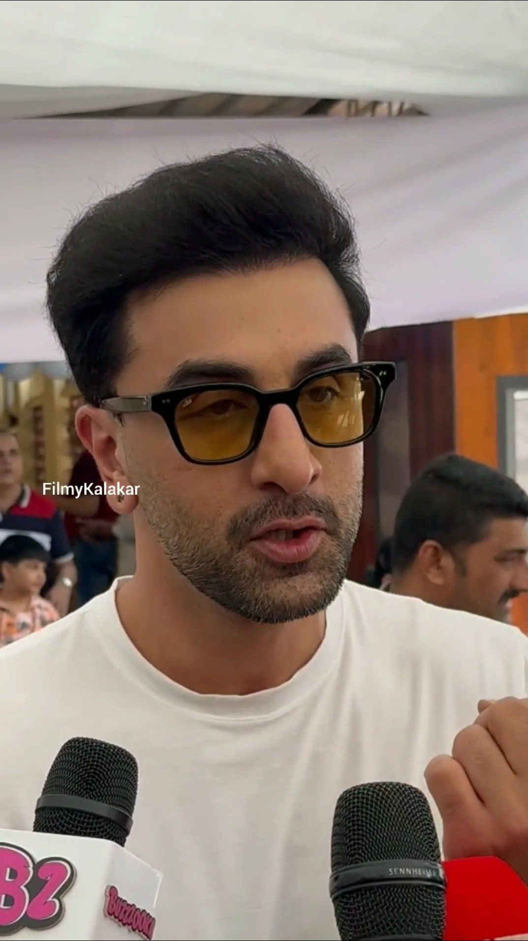 #ranbirkapoor discharging his duties as a responsible citizen ?? #filmykalakar