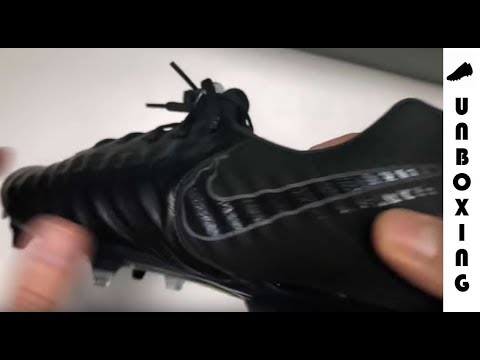 Nike TiempoX Ligera IV 10R IC Indoor Soccer Shoes (Black