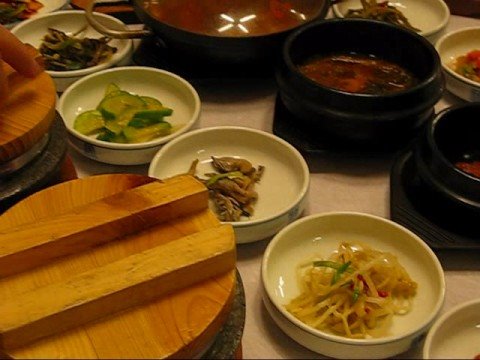 Visions of Seoul Food: Icheon Rice & some side dishes. Rice produced in the Icheon area is considered the best quality in Korea. During the Joseon Dynasty(1392-1910), Icheon rice had been presented to the king. There are lots of famous restaurants specializing in steamed rice served in a hot stone pot with several kinds of side dishes. Filmed on: Canon PowerShot G9