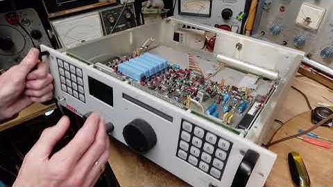 Famous RACAL RA6790 Intelligence Service Radio (not working)