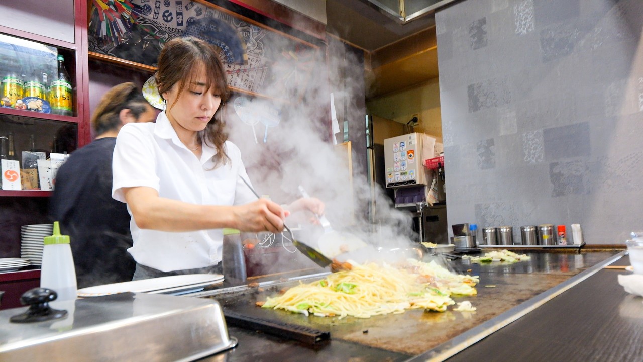 【石川】美人女将が営むホルモン焼きそば爆売れのお好み焼き店に密着丨Best Okonomiyaki in Ishikawa
