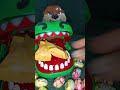 ASMR||CROCODILE EATING🐊WITH YUMMY CANDY 🍬🤤🤪 #short #yutubeshort #asmr #crocodile