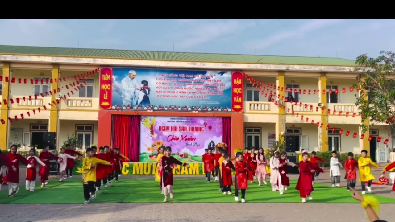 Ngày hội sân trường : Mashup Tết ơi Tết à- chuyện cũ mình bỏ qua- tết nhà mình 