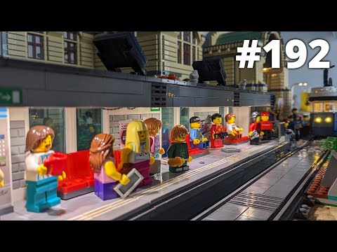 Straßenbahn-Haltestelle zwischen Bahnhof und Stadtmauer • BRICK WORLD LEGO® UPDATE (192)