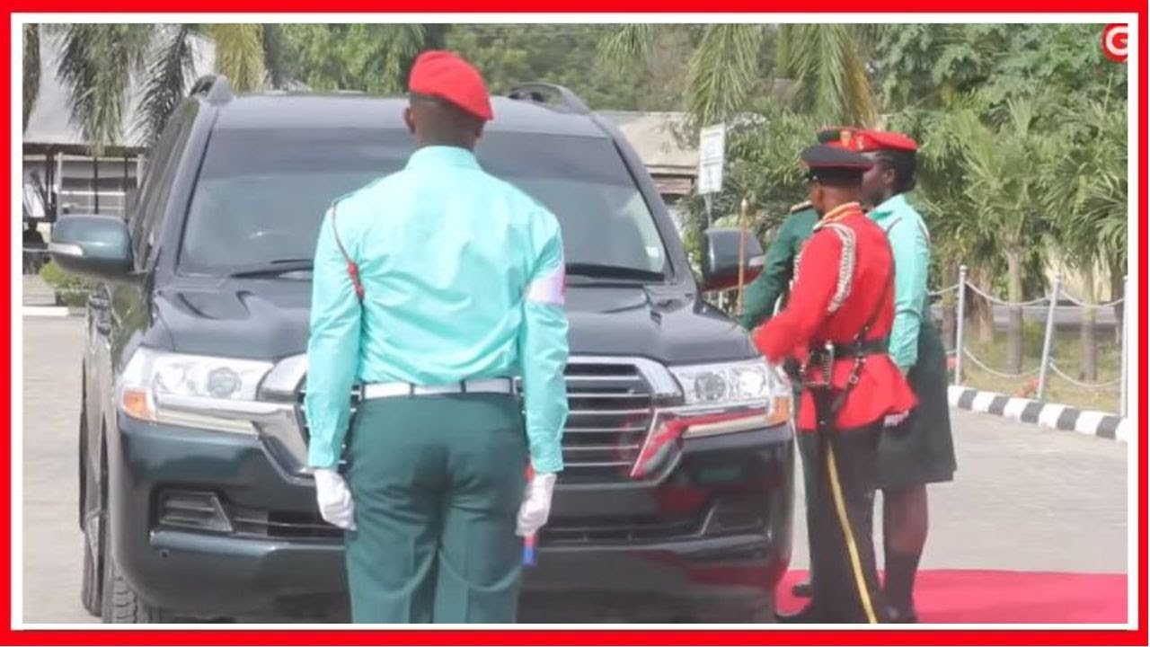 CHEKI NDINGA za MAAFISA JENERALI wa JESHI WALIOSTAAFU ZIKIINGIA UWANJANI - ULINZI WA KUTOSHA...