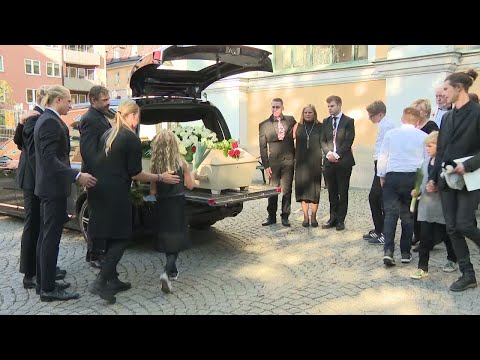 Video: Vid Pojkens Begravning Fotograferades Ett Mirakel - Alternativ Vy