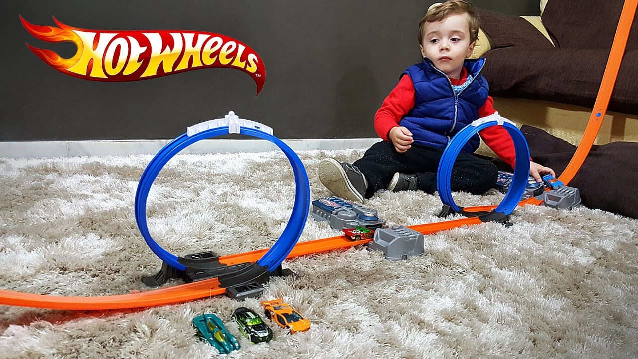 Pista de Percurso e Veículo - Hot Wheels - Track Builder - Looping Dividido  - Mattel