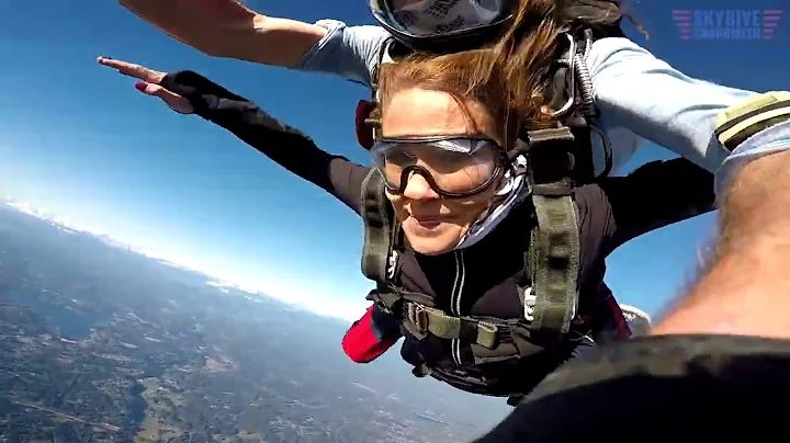 Shannon Currier's Tandem skydive!