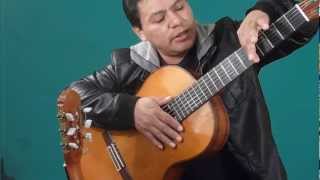 Video thumbnail of "Aprendiendo a tocar el requinto"
