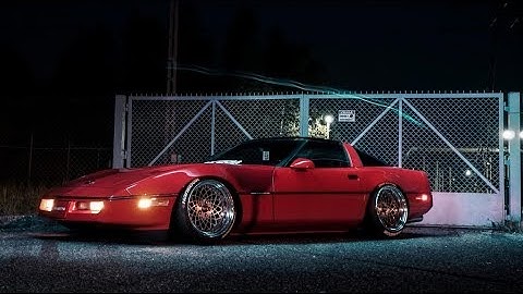 Static Corvette | Retrowave Run | 4K |