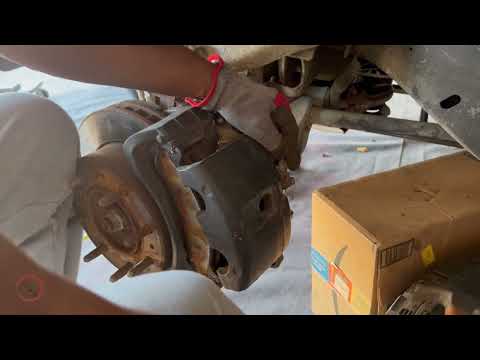 (How to) change your front brakes on a H2 Hummer