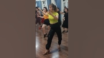 Tập luyện bước Samba dọc và lưu ý với nhịp đẩy mũi chân - tập luyện với Vũ Điệu Xanh