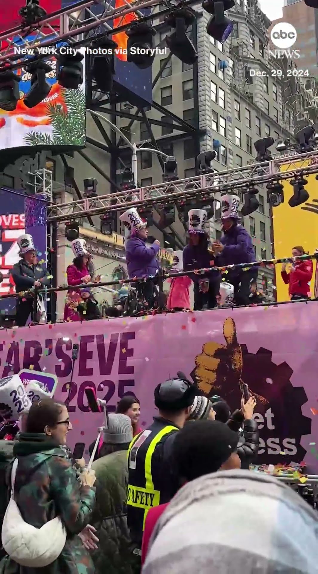 Times Square hosts confetti 'test run' ahead of New Year's Eve