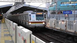 東京メトロ副都心線7000系7102FFライナー特急森林公園行き都立大学駅通過