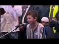 Very emotional: young boy cries while speaking to  Mufti....Menk
