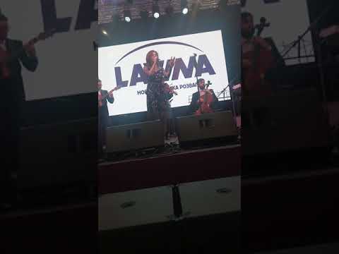 Алина Астровская - Дышу (Lavina Mall 24.12.17)