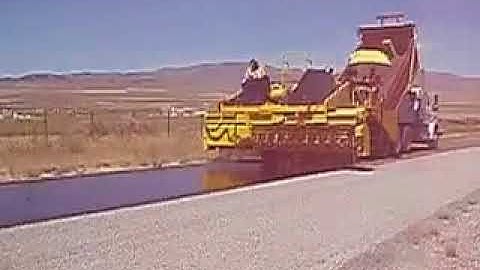 GEFFS  Chip Spreader Twin Hopper