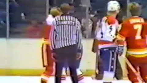 Willi Plett vs Paul Mulvey Nov 18, 1979