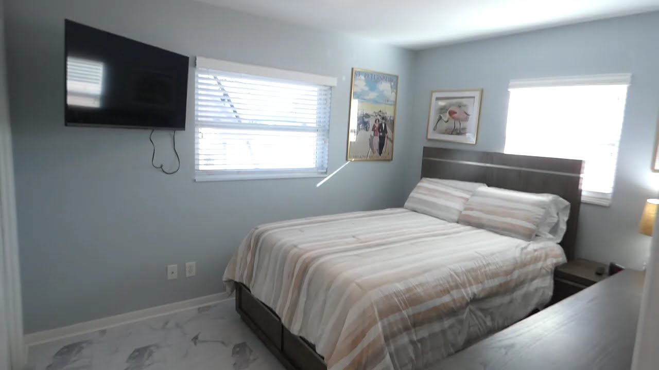 5723 1ST ST NEST PETERSBURG, FL 33703