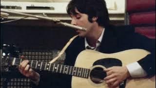 Download lagu The Beatles - Blackbird (Abbey Road Studios, London, England)