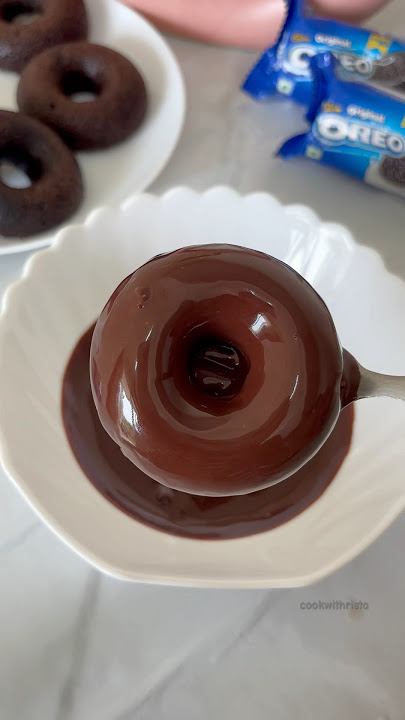 No Oven 4 Ingredients Chocolate Oreo Donut 🍩 #oreodonut #oreo #chocolatedonut #shorts #cakerecipe