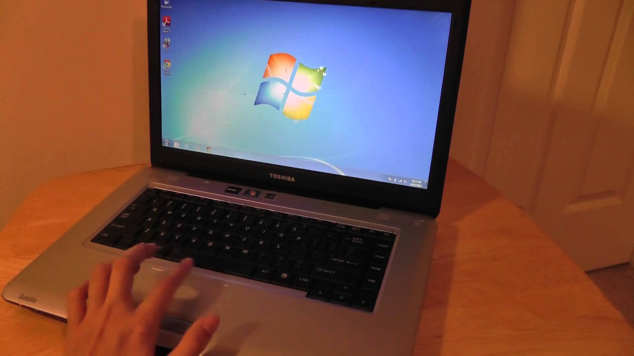 New Update Toshiba Satellite L455D Laptop Review (Windows 7, 600GB, AMD Sempron):