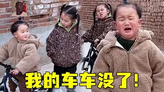 当姐姐生气时，小铁蛋骑车跟姐姐显摆，下一秒悲剧了！【小铁蛋先生】