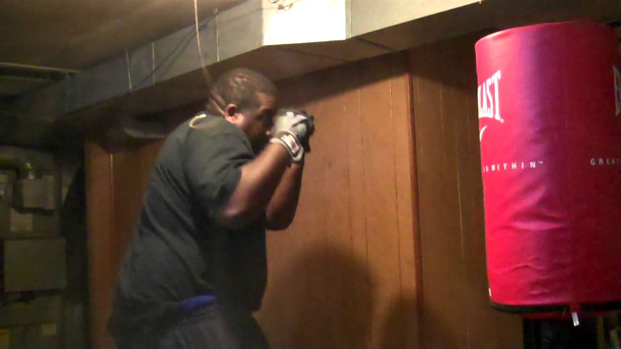 REVIEW: Everlast Free-Standing Heavy Bag - YouTube