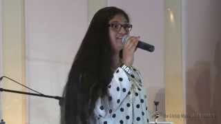 Video-Miniaturansicht von „Thaniwee Siti-dha andagasuva - Living Water 2014 Official Video“