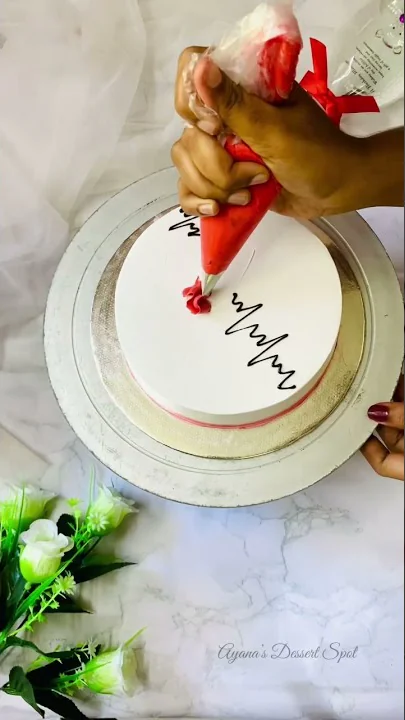 Simple cake design #heartcake #simplecake #simplecakedesign #cakedecoration #cakedesign #lovecake