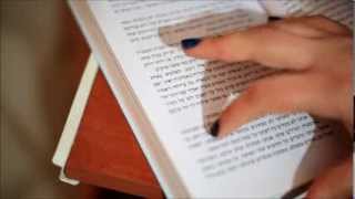 ASMR Reading A Book In Hebrew - Soft Spoken screenshot 2