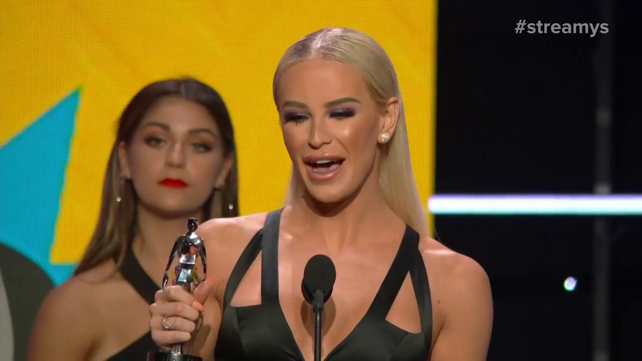 This is Everything Gigi Gorgeous Wins the Feature Award   Streamys 2017