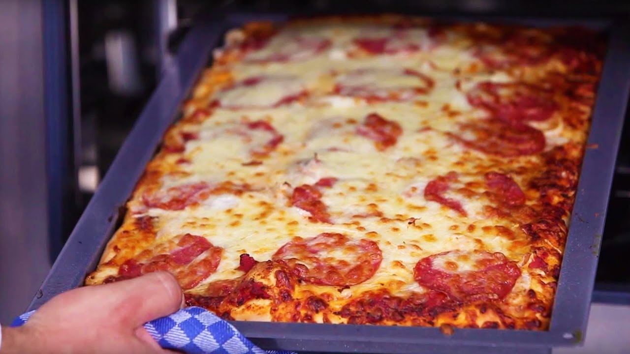 Pizza al taglio | RATIONAL SelfCookingCenter - YouTube