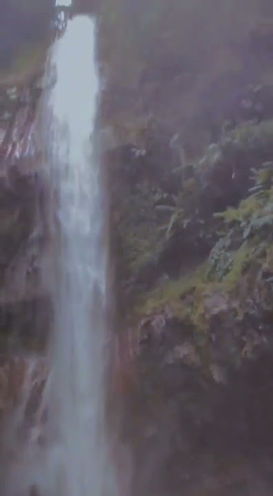 MENTAHAN DI AIR TERJUN #shorts #video #story #statusvideo #whatsappstatus
