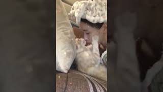 cat kiss Chinese girl youtubeshorts viral viralvideo kiss love_status