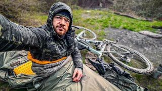 SoloBikepacking Tour mit minimalistischer Ausrüstung & Übernachtung auf Burgruine