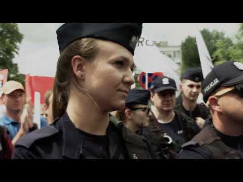 POLICJANTKA KPI Z PROTESTUJĄCYCH ROLNIKÓW! Rolnicy pod Sejmem w Warszawie