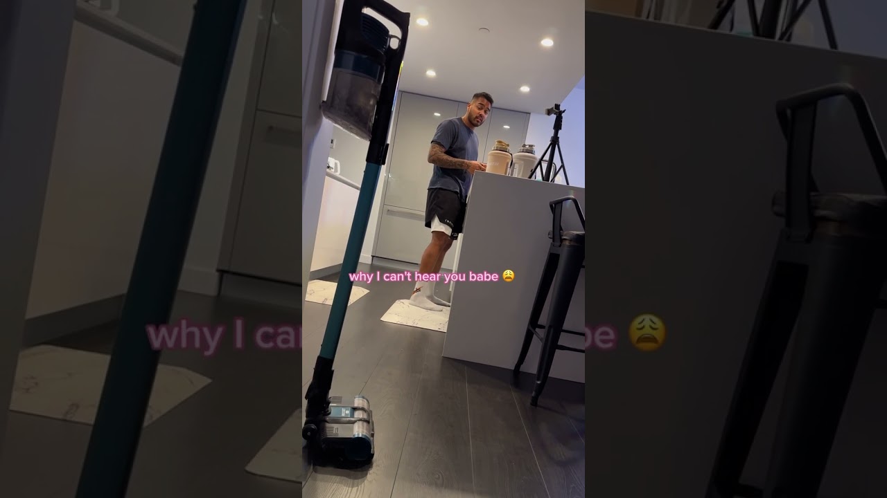 PRETENDING NOT TO HEAR my boyfriend