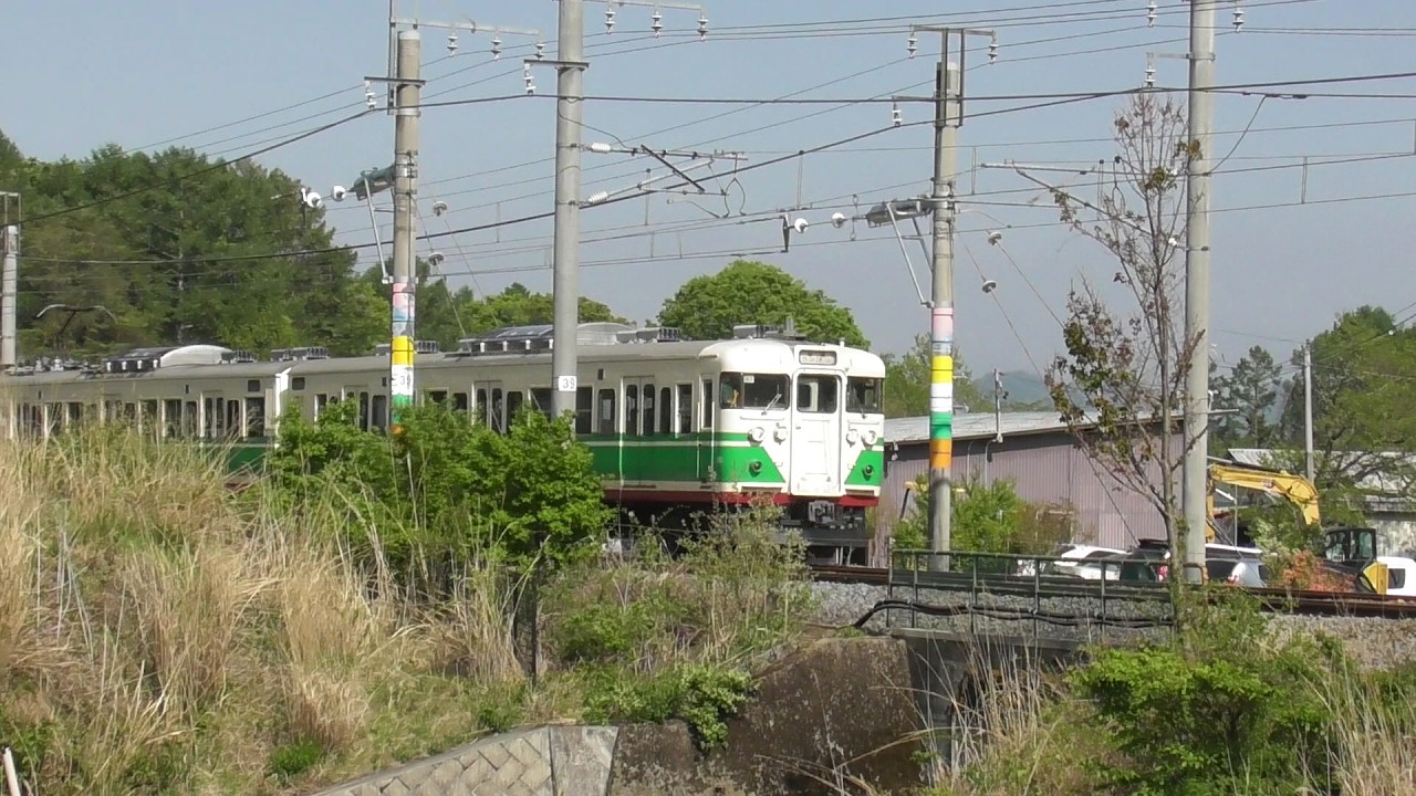 2026年5月15日 信越本線時代の名残がある架線柱と しなの鉄道 115系