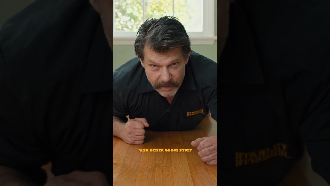 The Steemer Cleans Floors