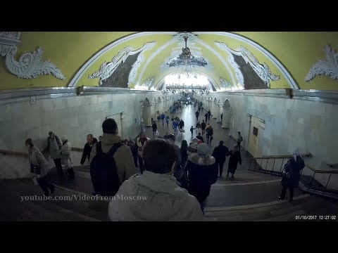 Вход на станцию метро Комсомольская кольцевой линии // 01.10.2017