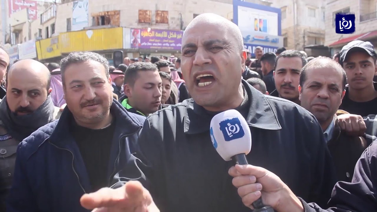 وقفة احتجاجية رفضا لقرار نقل جميع الباصات إلى مجمع السفريات الجديد (7/3/2020)