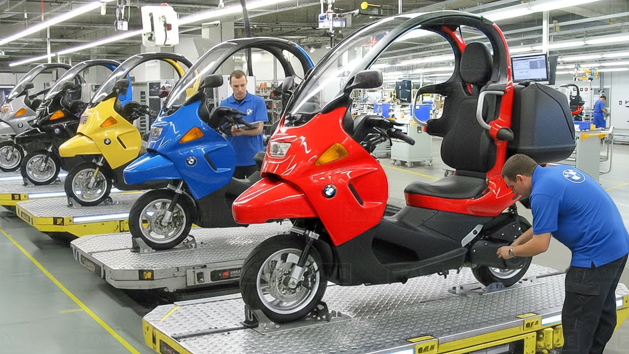 How Italia Built One of The Weirdest but Safest Scooter From Scratch - BMW C1
