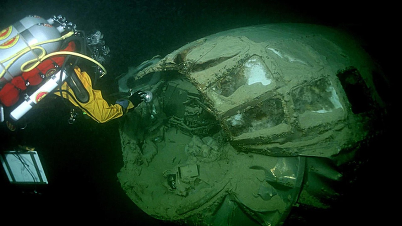 Lake Mead B-29 – Sat on Bottom of Lake for 75 Years