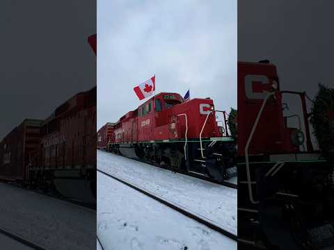 CPKC HOLIDAY TRAIN LOCOMOTIVE IDLE 