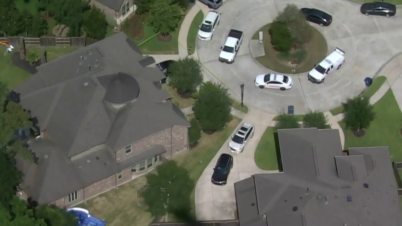Child dies after being left alone in hot car - YouTube