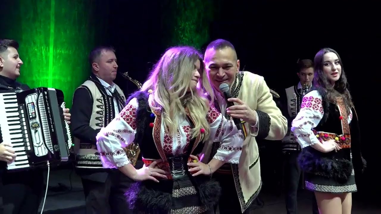 Florin Grigore - Am o mandra tinerica LIVE | Colaj Sarbe | Targul de Craciun Bucuresti 2022