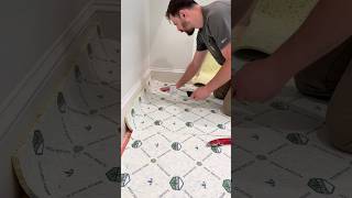 Pad & Tack in a HUGE closet #carpetinstallation #floorcovering #construction